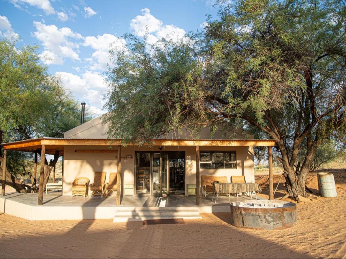 Zoutpanputs Game Lodge Askham Esterno foto